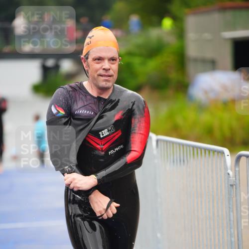 30.08.2026 - Elbe Triathlon Hamburg LAZAROV Photography http://msf.ph/oto/10037259 30.08.2026 09:12:35 Schwimmen 696, 735, 763 meine-sportfotos.de