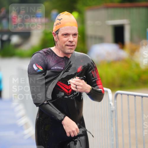 30.08.2026 - Elbe Triathlon Hamburg LAZAROV Photography http://msf.ph/oto/10037261 30.08.2026 09:12:35 Schwimmen 696, 735, 763 meine-sportfotos.de