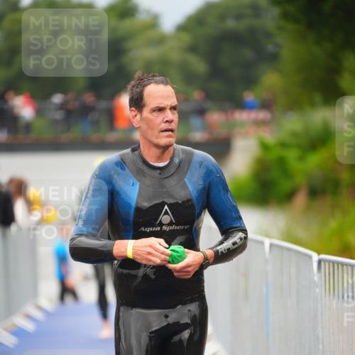 30.08.2026 - Elbe Triathlon Hamburg LAZAROV Photography http://msf.ph/oto/10037333 30.08.2026 09:13:09 Schwimmen 680, 736, 754 meine-sportfotos.de
