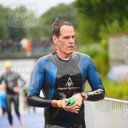 30.08.2026 - Elbe Triathlon Hamburg LAZAROV Photography http://msf.ph/oto/10037339 30.08.2026 09:13:10 Schwimmen 680, 736, 754 meine-sportfotos.de