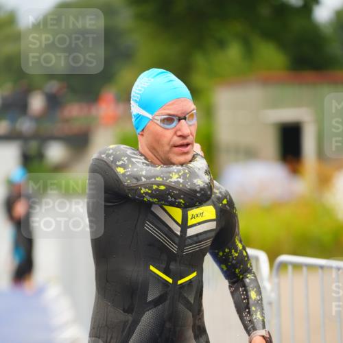 30.08.2026 - Elbe Triathlon Hamburg LAZAROV Photography http://msf.ph/oto/10037363 30.08.2026 09:13:20 Schwimmen 673, 680, 754 meine-sportfotos.de