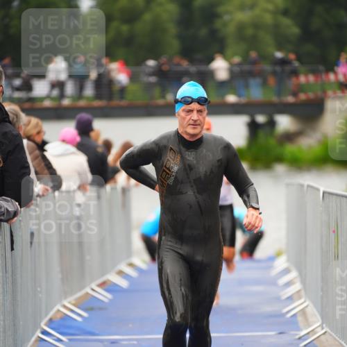 30.08.2026 - Elbe Triathlon Hamburg LAZAROV Photography http://msf.ph/oto/10037369 30.08.2026 09:13:28 Schwimmen 673, 680, 686, 766 meine-sportfotos.de