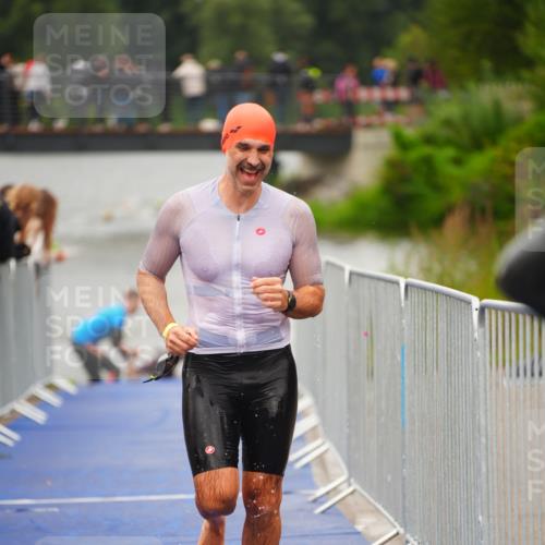 30.08.2026 - Elbe Triathlon Hamburg LAZAROV Photography http://msf.ph/oto/10037392 30.08.2026 09:13:30 Schwimmen 673, 686, 766 meine-sportfotos.de