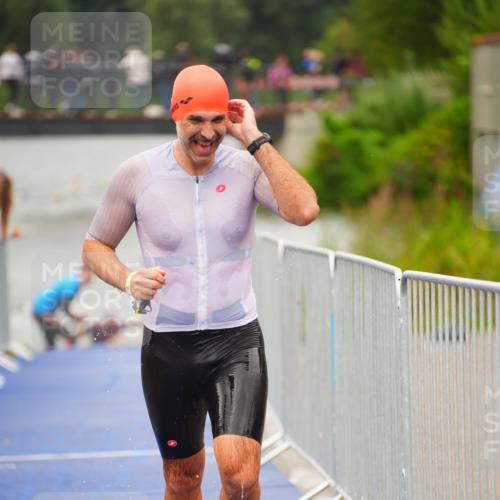 30.08.2026 - Elbe Triathlon Hamburg LAZAROV Photography http://msf.ph/oto/10037398 30.08.2026 09:13:31 Schwimmen 673, 686, 766 meine-sportfotos.de