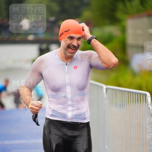 30.08.2026 - Elbe Triathlon Hamburg LAZAROV Photography http://msf.ph/oto/10037408 30.08.2026 09:13:31 Schwimmen 673, 686, 766 meine-sportfotos.de