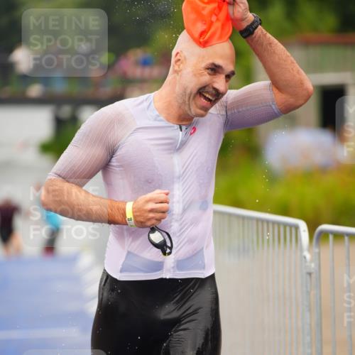 30.08.2026 - Elbe Triathlon Hamburg LAZAROV Photography http://msf.ph/oto/10037411 30.08.2026 09:13:32 Schwimmen 673, 686, 766 meine-sportfotos.de