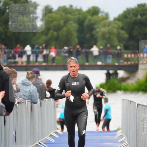 30.08.2026 - Elbe Triathlon Hamburg LAZAROV Photography http://msf.ph/oto/10037457 30.08.2026 09:14:24 Schwimmen 726 meine-sportfotos.de