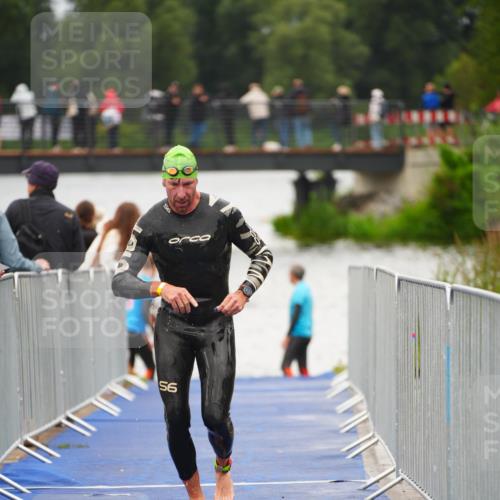 30.08.2026 - Elbe Triathlon Hamburg LAZAROV Photography http://msf.ph/oto/10037513 30.08.2026 09:14:32 Schwimmen 598, 726 meine-sportfotos.de
