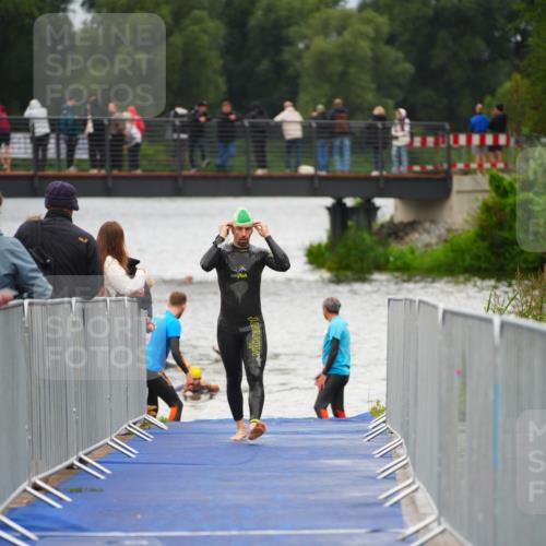 30.08.2026 - Elbe Triathlon Hamburg LAZAROV Photography http://msf.ph/oto/10037536 30.08.2026 09:14:38 Schwimmen 598, 726 meine-sportfotos.de