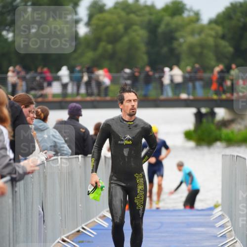 30.08.2026 - Elbe Triathlon Hamburg LAZAROV Photography http://msf.ph/oto/10037554 30.08.2026 09:14:46 Schwimmen 598, 694 meine-sportfotos.de