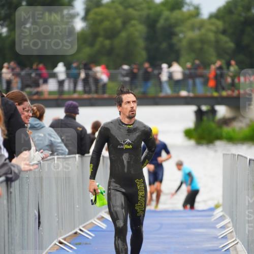 30.08.2026 - Elbe Triathlon Hamburg LAZAROV Photography http://msf.ph/oto/10037557 30.08.2026 09:14:46 Schwimmen 598, 694 meine-sportfotos.de