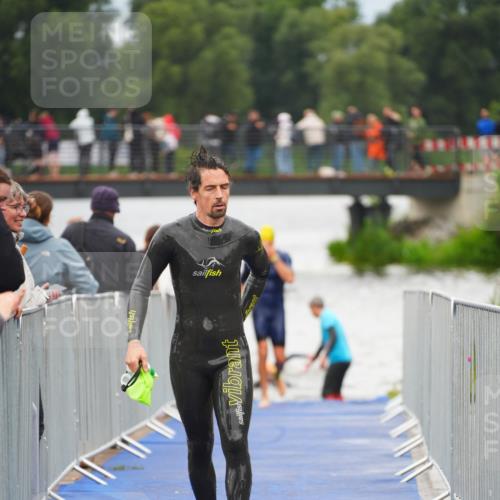 30.08.2026 - Elbe Triathlon Hamburg LAZAROV Photography http://msf.ph/oto/10037565 30.08.2026 09:14:46 Schwimmen 598, 694 meine-sportfotos.de