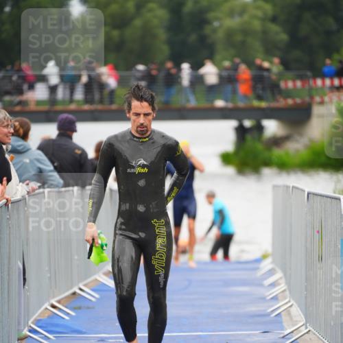 30.08.2026 - Elbe Triathlon Hamburg LAZAROV Photography http://msf.ph/oto/10037572 30.08.2026 09:14:47 Schwimmen 598, 694 meine-sportfotos.de