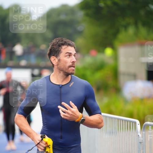 30.08.2026 - Elbe Triathlon Hamburg LAZAROV Photography http://msf.ph/oto/10037599 30.08.2026 09:14:57 Schwimmen 659, 662, 694, 734 meine-sportfotos.de