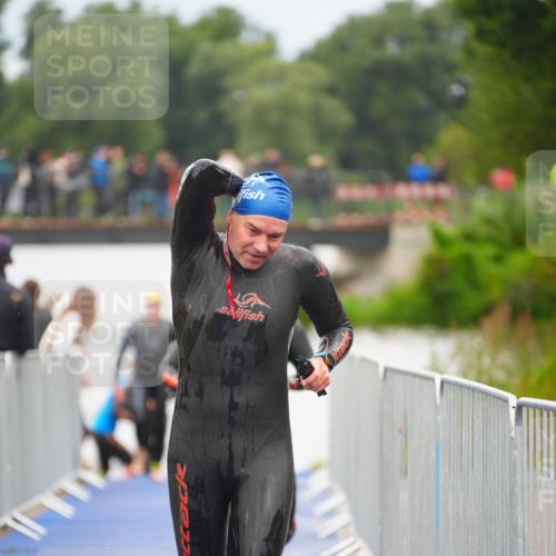 30.08.2026 - Elbe Triathlon Hamburg LAZAROV Photography http://msf.ph/oto/10037611 30.08.2026 09:15:01 Schwimmen 659, 662, 734 meine-sportfotos.de