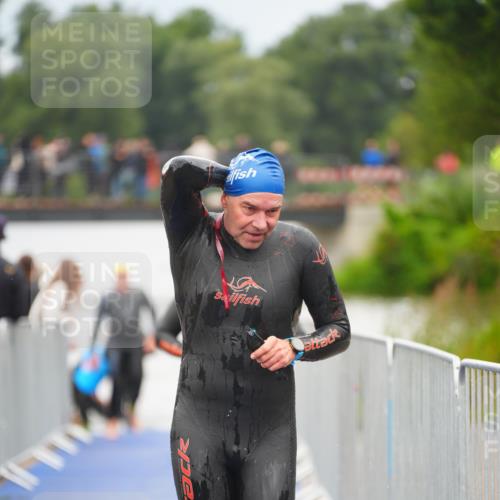 30.08.2026 - Elbe Triathlon Hamburg LAZAROV Photography http://msf.ph/oto/10037618 30.08.2026 09:15:01 Schwimmen 659, 662, 734 meine-sportfotos.de