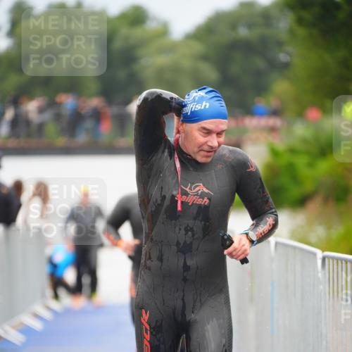 30.08.2026 - Elbe Triathlon Hamburg LAZAROV Photography http://msf.ph/oto/10037620 30.08.2026 09:15:01 Schwimmen 659, 662, 734 meine-sportfotos.de