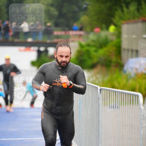 30.08.2026 - Elbe Triathlon Hamburg LAZAROV Photography http://msf.ph/oto/10037623 30.08.2026 09:15:02 Schwimmen 659, 662, 734 meine-sportfotos.de