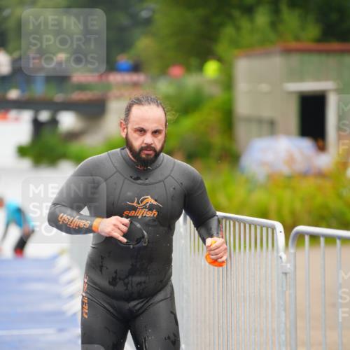 30.08.2026 - Elbe Triathlon Hamburg LAZAROV Photography http://msf.ph/oto/10037632 30.08.2026 09:15:03 Schwimmen 659, 662, 734 meine-sportfotos.de