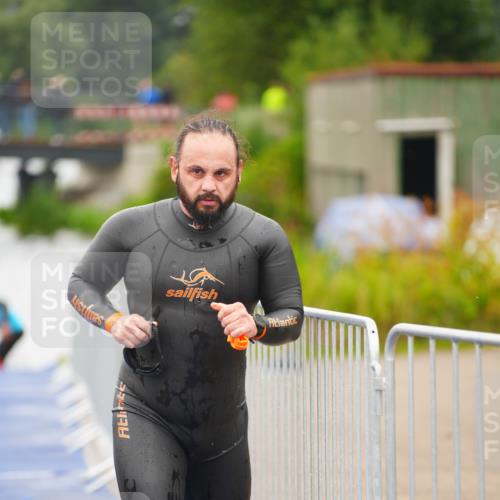 30.08.2026 - Elbe Triathlon Hamburg LAZAROV Photography http://msf.ph/oto/10037634 30.08.2026 09:15:03 Schwimmen 659, 662, 734 meine-sportfotos.de