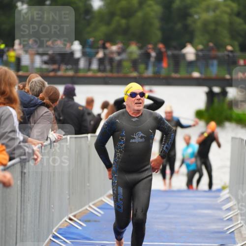 30.08.2026 - Elbe Triathlon Hamburg LAZAROV Photography http://msf.ph/oto/10037643 30.08.2026 09:15:09 Schwimmen 659, 662, 669, 734, 786 meine-sportfotos.de