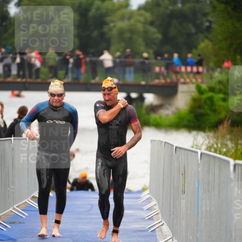 30.08.2026 - Elbe Triathlon Hamburg LAZAROV Photography http://msf.ph/oto/10037673 30.08.2026 09:15:18 Schwimmen 669, 720, 785, 786 meine-sportfotos.de