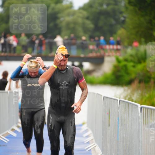 30.08.2026 - Elbe Triathlon Hamburg LAZAROV Photography http://msf.ph/oto/10037691 30.08.2026 09:15:19 Schwimmen 669, 720, 785, 786 meine-sportfotos.de