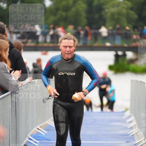 30.08.2026 - Elbe Triathlon Hamburg LAZAROV Photography http://msf.ph/oto/10037703 30.08.2026 09:15:21 Schwimmen 669, 720, 785, 786 meine-sportfotos.de