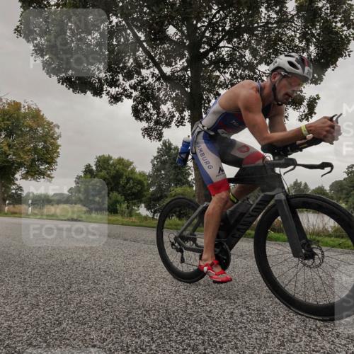 30.08.2026 - Elbe Triathlon Hamburg Michael Burmester http://msf.ph/oto/10039506 30.08.2026 08:38:39 Radfahren 203 meine-sportfotos.de