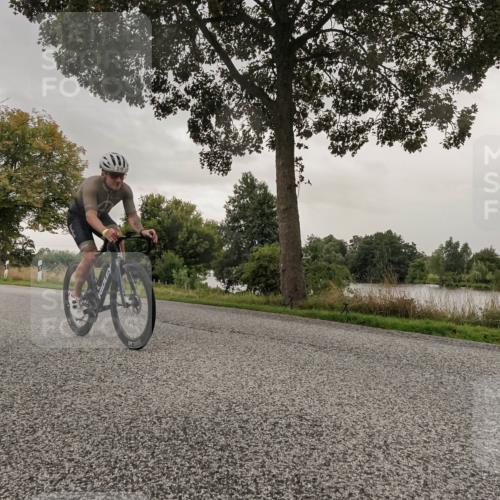 30.08.2026 - Elbe Triathlon Hamburg Michael Burmester http://msf.ph/oto/10039753 30.08.2026 08:47:16 Radfahren 215 meine-sportfotos.de