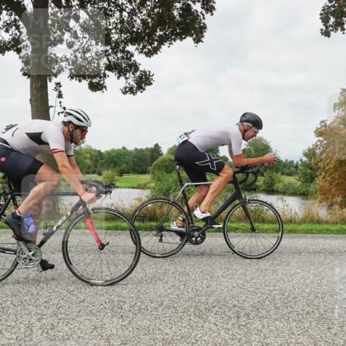 30.08.2026 - Elbe Triathlon Hamburg Michael Burmester http://msf.ph/oto/10040212 30.08.2026 10:51:08 Radfahren 943, 988, 1100, 1273, 1298, 1341, 1347 meine-sportfotos.de