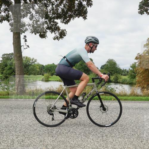 30.08.2026 - Elbe Triathlon Hamburg Michael Burmester http://msf.ph/oto/10040561 30.08.2026 10:54:37 Radfahren 1012 meine-sportfotos.de
