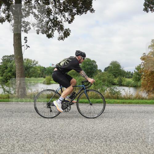 30.08.2026 - Elbe Triathlon Hamburg Michael Burmester http://msf.ph/oto/10040671 30.08.2026 10:55:44 Radfahren 975, 1086, 1224, 1422, 1441 meine-sportfotos.de