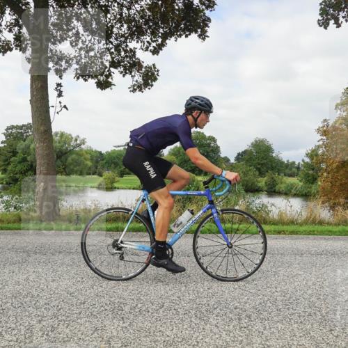 30.08.2026 - Elbe Triathlon Hamburg Michael Burmester http://msf.ph/oto/10040726 30.08.2026 10:56:37 Radfahren 900, 1065, 1233, 1447, 1452 meine-sportfotos.de