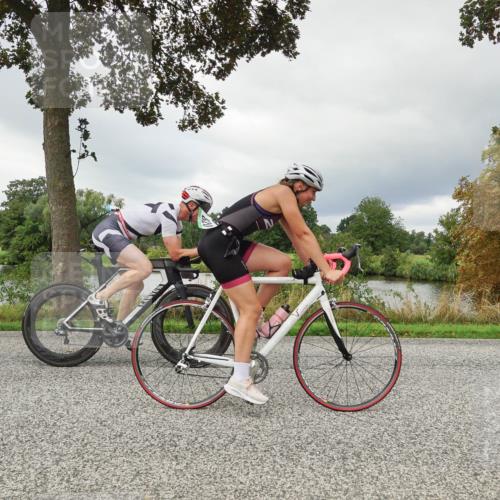 30.08.2026 - Elbe Triathlon Hamburg Michael Burmester http://msf.ph/oto/10041341 30.08.2026 11:04:40 Radfahren 820, 1169, 1256, 1295, 1362, 1392 meine-sportfotos.de