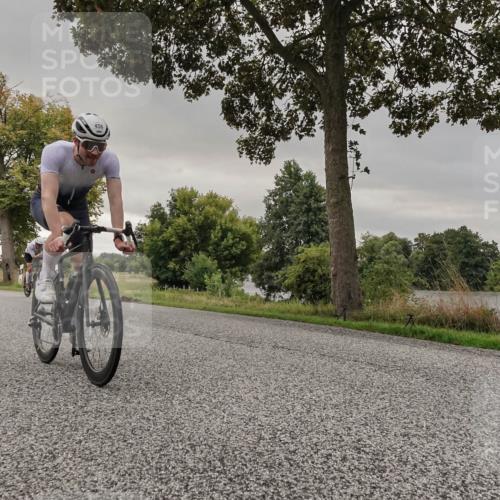 30.08.2026 - Elbe Triathlon Hamburg Michael Burmester http://msf.ph/oto/10041569 30.08.2026 09:08:03 Radfahren 188, 216, 372, 398, 458 meine-sportfotos.de