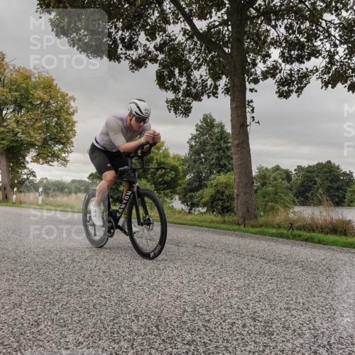 30.08.2026 - Elbe Triathlon Hamburg Michael Burmester http://msf.ph/oto/10041662 30.08.2026 09:09:09 Radfahren 193, 286, 411, 444 meine-sportfotos.de