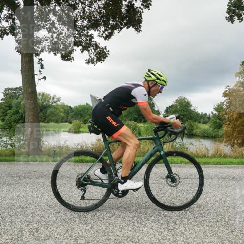 30.08.2026 - Elbe Triathlon Hamburg Michael Burmester http://msf.ph/oto/10041722 30.08.2026 11:08:58 Radfahren 1355 meine-sportfotos.de