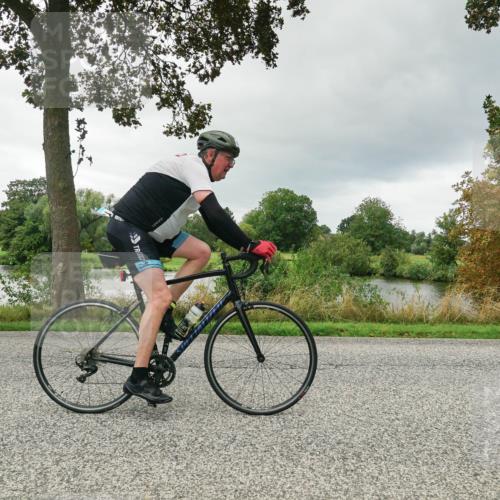 30.08.2026 - Elbe Triathlon Hamburg Michael Burmester http://msf.ph/oto/10041822 30.08.2026 11:10:42 Radfahren 1351, 1447, 1452 meine-sportfotos.de