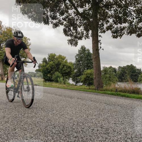 30.08.2026 - Elbe Triathlon Hamburg Michael Burmester http://msf.ph/oto/10042546 30.08.2026 09:14:31 Radfahren 195, 205, 215, 225, 315, 367, 383, 460 meine-sportfotos.de