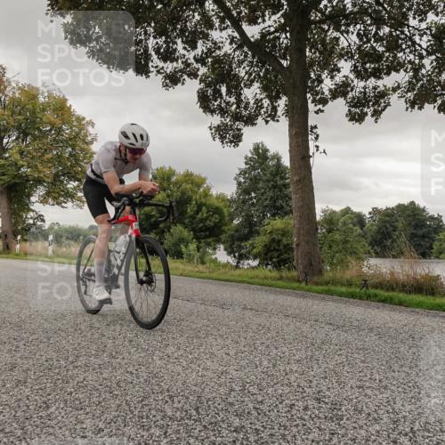 30.08.2026 - Elbe Triathlon Hamburg Michael Burmester http://msf.ph/oto/10042833 30.08.2026 09:15:34 Radfahren 317, 375 meine-sportfotos.de