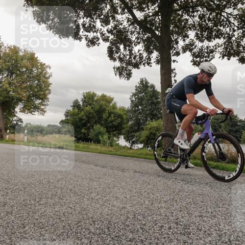 30.08.2026 - Elbe Triathlon Hamburg Michael Burmester http://msf.ph/oto/10043807 30.08.2026 09:20:32 Radfahren 188, 216, 519, 631 meine-sportfotos.de