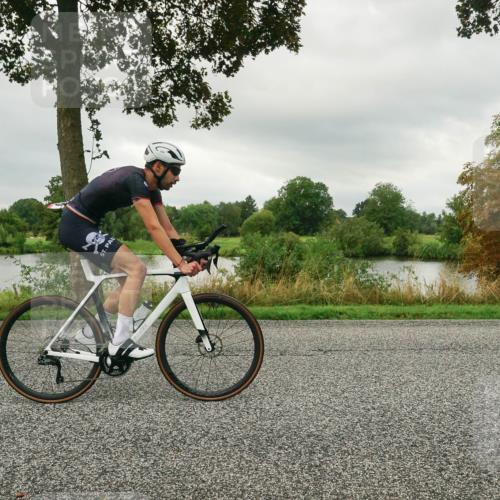 30.08.2026 - Elbe Triathlon Hamburg Michael Burmester http://msf.ph/oto/10043846 30.08.2026 09:06:32 Radfahren 320 meine-sportfotos.de