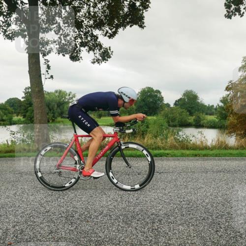 30.08.2026 - Elbe Triathlon Hamburg Michael Burmester http://msf.ph/oto/10044168 30.08.2026 09:10:13 Radfahren 182, 301, 428, 1895 meine-sportfotos.de