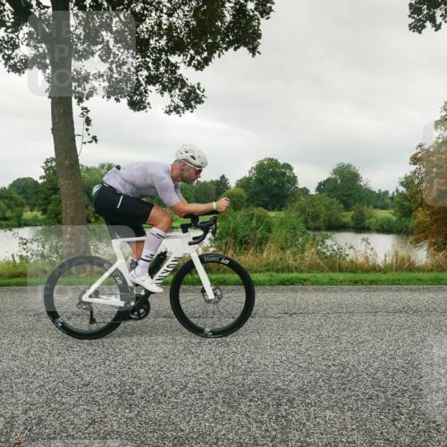 30.08.2026 - Elbe Triathlon Hamburg Michael Burmester http://msf.ph/oto/10044176 30.08.2026 09:10:16 Radfahren 301, 313, 428 meine-sportfotos.de