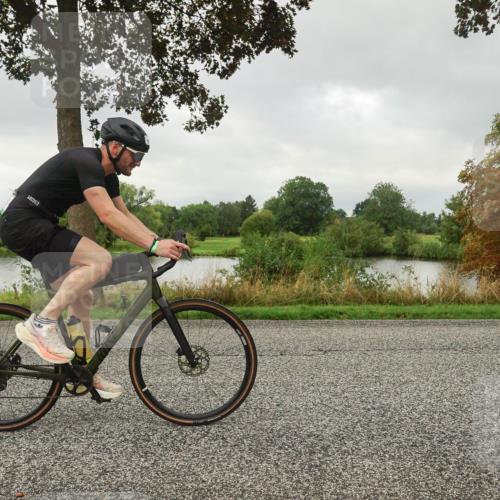 30.08.2026 - Elbe Triathlon Hamburg Michael Burmester http://msf.ph/oto/10044851 30.08.2026 09:14:31 Radfahren 195, 205, 215, 225, 315, 367, 383, 460 meine-sportfotos.de