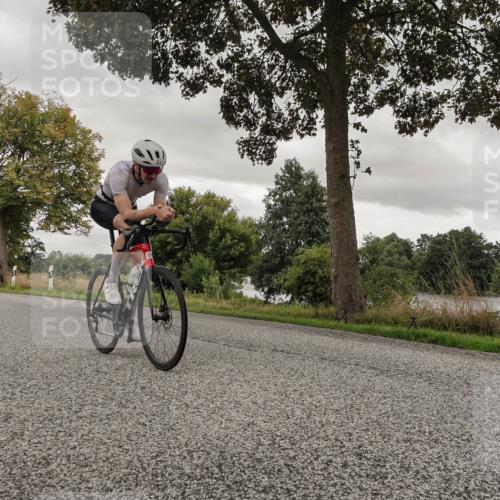 30.08.2026 - Elbe Triathlon Hamburg Michael Burmester http://msf.ph/oto/10045997 30.08.2026 09:29:56 Radfahren 273, 317, 674 meine-sportfotos.de