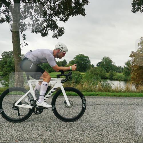 30.08.2026 - Elbe Triathlon Hamburg Michael Burmester http://msf.ph/oto/10046362 30.08.2026 09:24:22 Radfahren 221, 428, 557, 633 meine-sportfotos.de