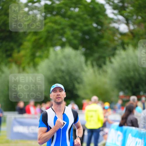 30.08.2026 - Elbe Triathlon Hamburg LAZAROV Photography http://msf.ph/oto/10046611 30.08.2026 10:26:00 Ziel 288 meine-sportfotos.de