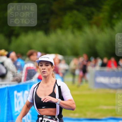 30.08.2026 - Elbe Triathlon Hamburg LAZAROV Photography http://msf.ph/oto/10046847 30.08.2026 10:26:35 Ziel 280, 368 meine-sportfotos.de